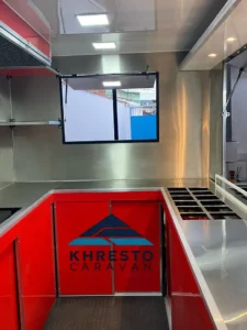 صور سيارة كرفان من الداخل